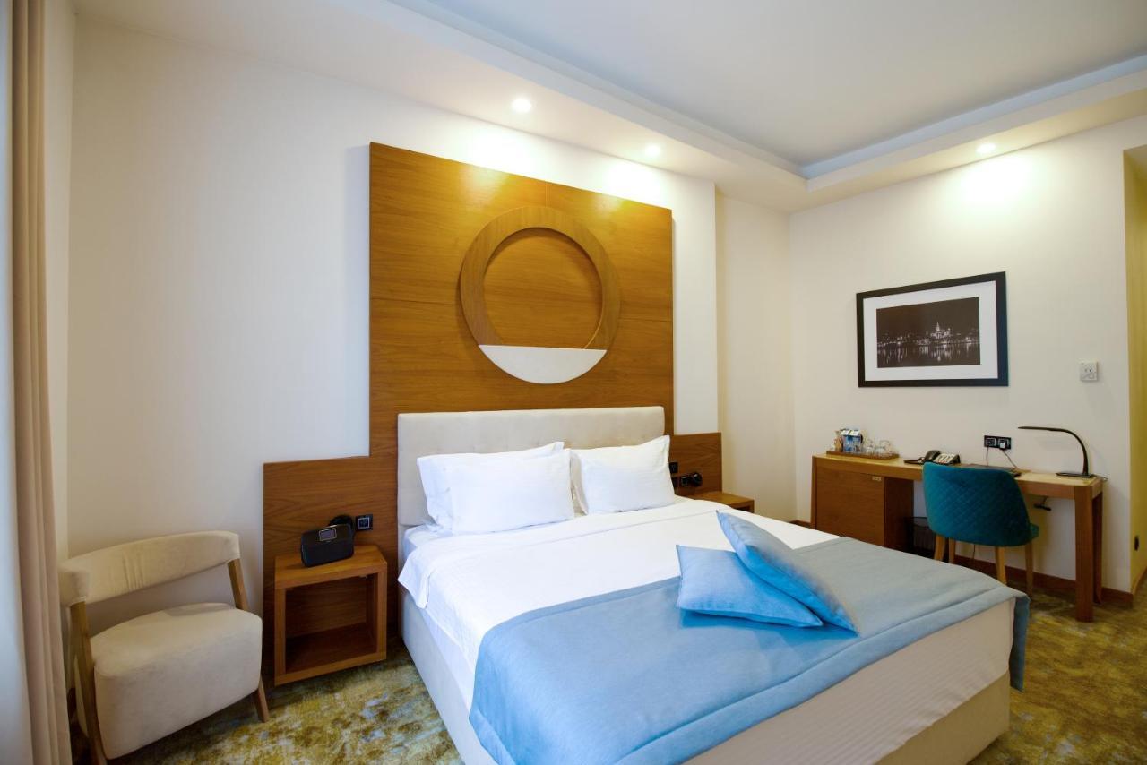 Hotel City Savoy Belgrado Esterno foto