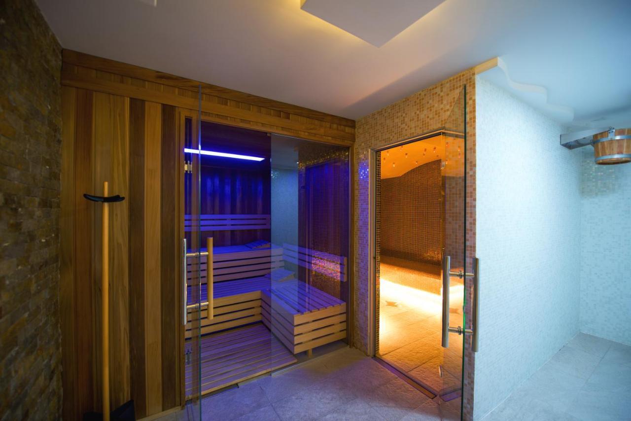 Hotel City Savoy Belgrado Esterno foto