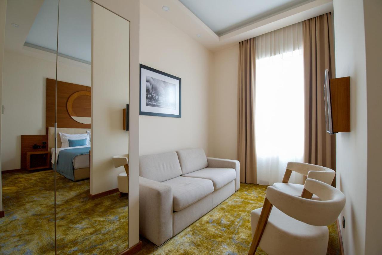 Hotel City Savoy Belgrado Esterno foto