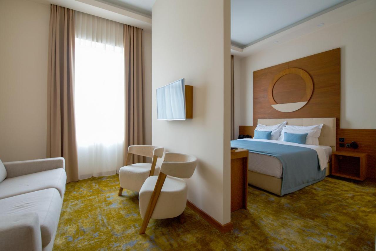 Hotel City Savoy Belgrado Esterno foto