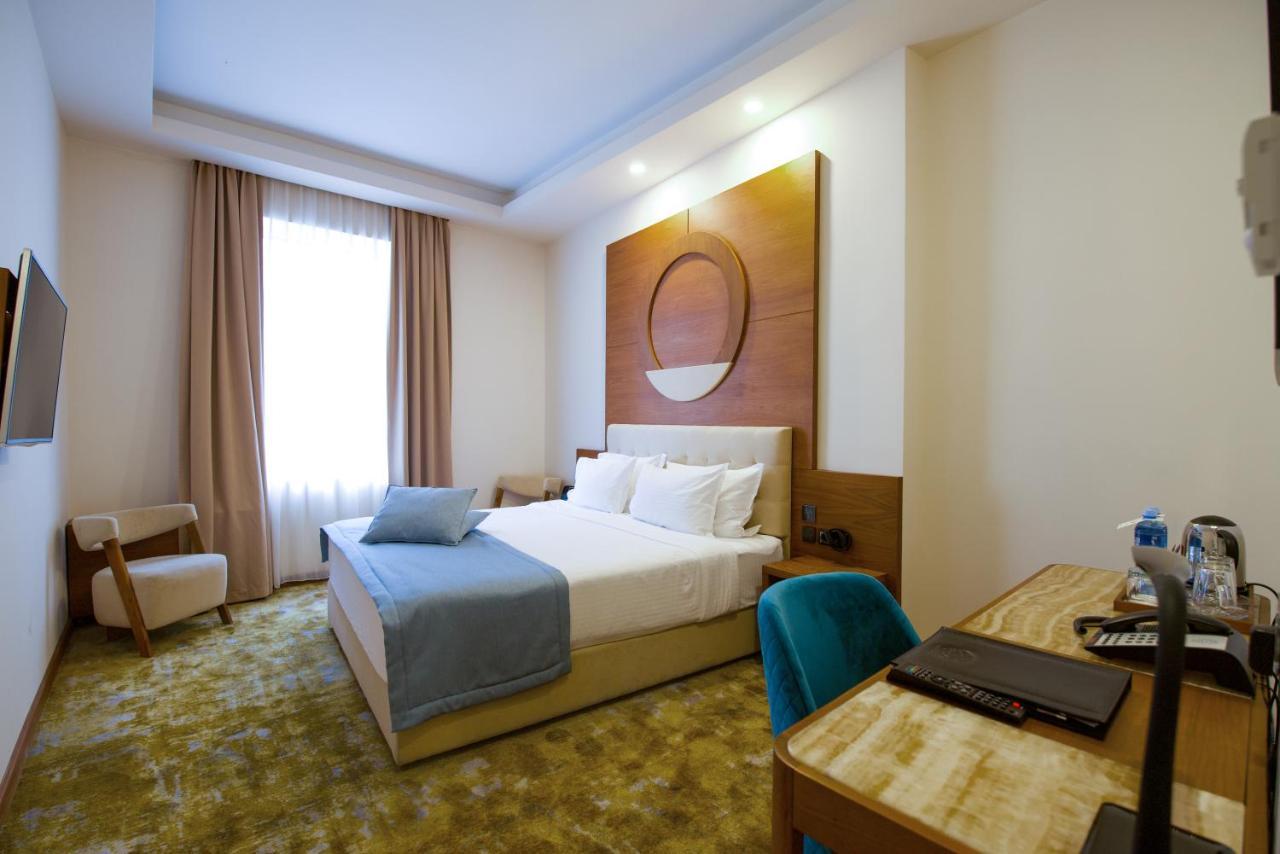 Hotel City Savoy Belgrado Esterno foto